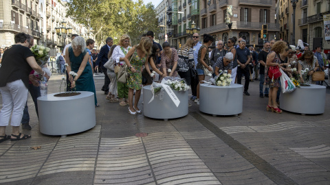 Familiares y allegados a las víctimas del atentado del 17A en 2017 participan en el acto institucional en recuerdo a las víctimas de los atentados del 17A, en la Pla de l’Ós, a 17 de agosto de 2023, Familiares y allegados a las víctimas del atentado del 17A en 2017 participan en el acto institucional en recuerdo a las víctimas de los atentados del 17A, en la Pla de l’Ós, a 17 de agosto de 2023,