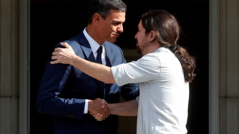 El presidente del Gobierno, Pedro Sánchez, y el secretario general de Podemos, Pablo Iglesias, en la reunión en el Palacio de la Moncloa, en Madrid para negociar los Presupuestos de 2019. EFE/ Kiko Huesca El presidente del Gobierno, Pedro Sánchez, y el secretario general de Podemos, Pablo Iglesias, en la reunión en el Palacio de la Moncloa, en Madrid para negociar los Presupuestos de 2019. EFE/ Kiko Huesca