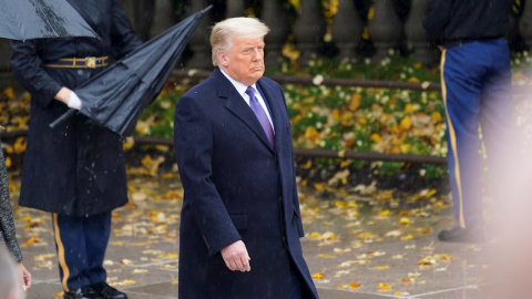 El presidente de los EEUU, Donald J. Trump, después de que él y la primera dama Melania Trump participaron en la celebración del Día Nacional de los Veteranos. El presidente de los EEUU, Donald J. Trump, después de que él y la primera dama Melania Trump participaron en la celebración del Día Nacional de los Veteranos.