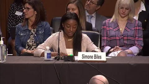 Simone Biles: "Culpo a Larry Nassar y a todo el sistema que permitió y perpetró sus abusos" Simone Biles: "Culpo a Larry Nassar y a todo el sistema que permitió y perpetró sus abusos"
