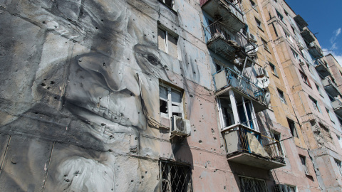 Uno de los edificios afectados por los disparos en Avdiivka / TERESA SUÁREZ Uno de los edificios afectados por los disparos en Avdiivka / TERESA SUÁREZ