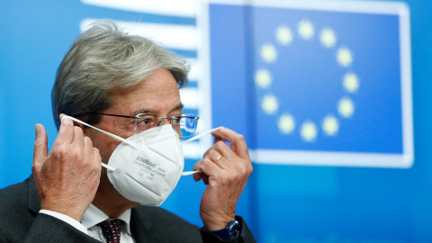 El comisario europeo de Economía Paolo Gentiloni en una conferencia de prensa tras una reunión de ministros de finanzas de la zona euro en Bruselas, Bélgica. El comisario europeo de Economía Paolo Gentiloni en una conferencia de prensa tras una reunión de ministros de finanzas de la zona euro en Bruselas, Bélgica.