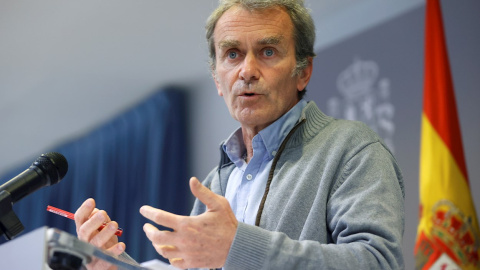 El director del Centro de Coordinación de Alertas y Emergencias Sanitarias (CCAES), Fernando Simon, durante la rueda de prensa ofrecida este lunes en Madrid para hablar de los últimos datos de la pandemia del coronavirus. El director del Centro de Coordinación de Alertas y Emergencias Sanitarias (CCAES), Fernando Simon, durante la rueda de prensa ofrecida este lunes en Madrid para hablar de los últimos datos de la pandemia del coronavirus.