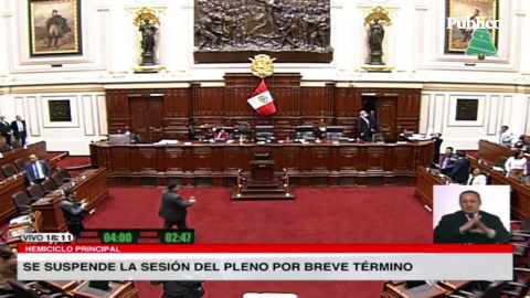 Un congresista peruano, defensor de Castillo, agrede a otro durante el pleno parlamentario Un congresista peruano, defensor de Castillo, agrede a otro durante el pleno parlamentario