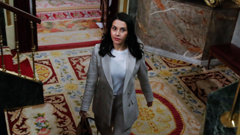 Inés Arrimadas: "El Gobierno de España está repitiendo lo que hizo el separatismo en 2017" Inés Arrimadas: "El Gobierno de España está repitiendo lo que hizo el separatismo en 2017"