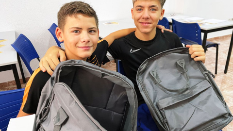 Además del material, CaixaProinfancia ofrece también apoyo socioeducativo Además del material, CaixaProinfancia ofrece también apoyo socioeducativo