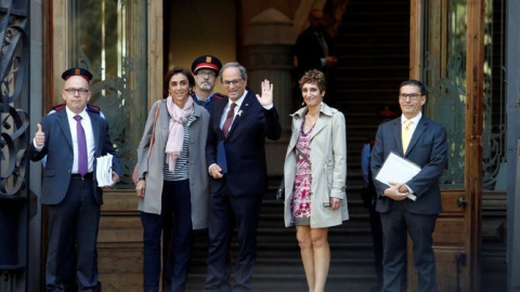 El president de la Generalitat de Catalunya, Quim Torra, a les portes de la seu del Tribunal Superior de Justícia de Catalunya, acompanyat dels seus advocats. CCMA El president de la Generalitat de Catalunya, Quim Torra, a les portes de la seu del Tribunal Superior de Justícia de Catalunya, acompanyat dels seus advocats. CCMA