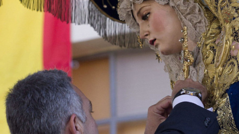Acto de imposición de la medalla al Mérito Policial a la virgen María Santísima del Amor. /EFE Acto de imposición de la medalla al Mérito Policial a la virgen María Santísima del Amor. /EFE
