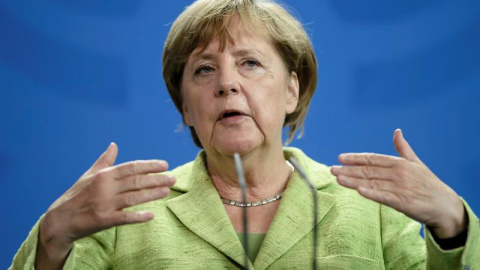 La canciller alemana, Angela Merkel, ofrece una rueda de prensa junto al comisionado de la ONU para los refugiados, Filippo Grandi, en la Cancillería alemana en Berlín (Alemania) hoy, 11 de agosto del 2017. Grandi propuso hoy a la UE doblar el contingen La canciller alemana, Angela Merkel, ofrece una rueda de prensa junto al comisionado de la ONU para los refugiados, Filippo Grandi, en la Cancillería alemana en Berlín (Alemania) hoy, 11 de agosto del 2017. Grandi propuso hoy a la UE doblar el contingen