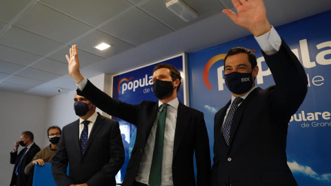 El presidente del PP, Pablo Casado (1), y el presidente del PP-A y de la Junta, Juanma Moreno ( d), clausuran la reunión del Consejo Provincial de Alcaldes y Portavoces del PP de Granada a 09 de abril 2021. El presidente del PP, Pablo Casado (1), y el presidente del PP-A y de la Junta, Juanma Moreno ( d), clausuran la reunión del Consejo Provincial de Alcaldes y Portavoces del PP de Granada a 09 de abril 2021.