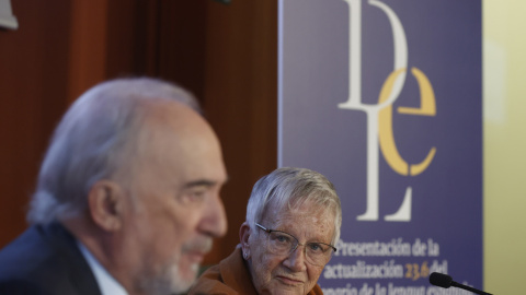 El director de la RAE, Santiago Muñoz Machado, y la directora de la 24.ª edición del Diccionario de la Lengua Española, Paz Battaner, este martes en Madrid. El director de la RAE, Santiago Muñoz Machado, y la directora de la 24.ª edición del Diccionario de la Lengua Española, Paz Battaner, este martes en Madrid.