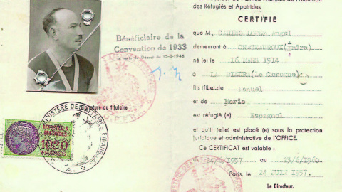 19/12/22 Carné de refugiado de Cariño López. Foto cedida por Andrés Alonso. Dos veces exiliado, tres veces prisionero.