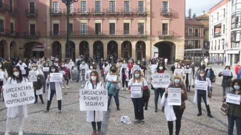 Concentración de trabajadores sanitarios frente al hospital de Gijón Cabueñes. Concentración de trabajadores sanitarios frente al hospital de Gijón Cabueñes.