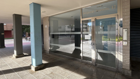 04/10/2024 | Vista del portal de una vivienda de la calle Benjamín Palencia, en el barrio de La Estación de Aranda de Duero (Burgos) donde un cadáver fue encontrado con signos de violencia y cuyo principal sospechoso es su yerno, según la Policía Nac 04/10/2024 | Vista del portal de una vivienda de la calle Benjamín Palencia, en el barrio de La Estación de Aranda de Duero (Burgos) donde un cadáver fue encontrado con signos de violencia y cuyo principal sospechoso es su yerno, según la Policía Nac