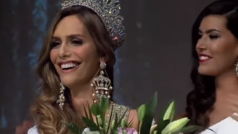 Coronación de Ángela Ponce - Vídeo El rincón de la belleza Coronación de Ángela Ponce - Vídeo El rincón de la belleza