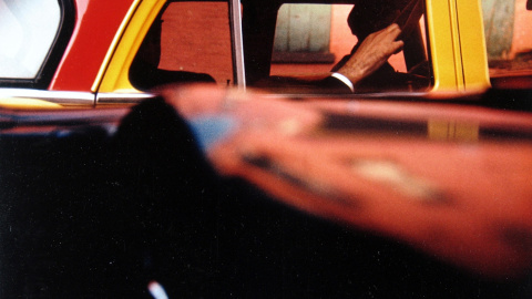 Saul Leiter, Taxi, 1957. ©Saul Leiter Foundation, Cortesía de Gallery FIFTY ONE.- FOTO COLECTANIA Saul Leiter, Taxi, 1957. ©Saul Leiter Foundation, Cortesía de Gallery FIFTY ONE.- FOTO COLECTANIA