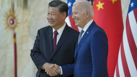 Xi Jinping, presidente de China, saluda a Joe Biden, presidente de EEUU, en la cumbre del G20 en Indonesia. Xi Jinping, presidente de China, saluda a Joe Biden, presidente de EEUU, en la cumbre del G20 en Indonesia.