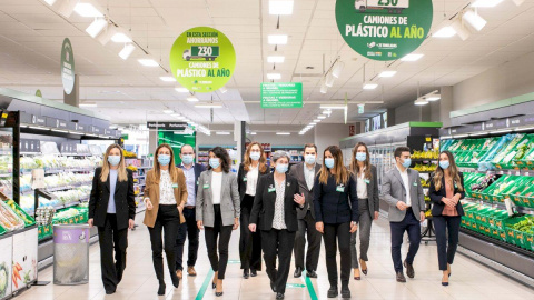 Miembros integrantes del equipo de trabajo de la Estrategia 6.25 de Mercadona. Miembros integrantes del equipo de trabajo de la Estrategia 6.25 de Mercadona.