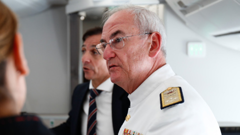 El director de Producción de Iberia, Rafael Jiménez Hoyos y el Almirante General Jefe de Estado Mayor de la Armada, Teodoro López Calderón El director de Producción de Iberia, Rafael Jiménez Hoyos y el Almirante General Jefe de Estado Mayor de la Armada, Teodoro López Calderón