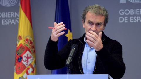 El director del Centro de Coordinación de Alertas y Emergencias Sanitarias del Ministerio de Sanidad Fernando Simón, durante la rueda de prensa este jueves en el Ministerio de Sanidad. El director del Centro de Coordinación de Alertas y Emergencias Sanitarias del Ministerio de Sanidad Fernando Simón, durante la rueda de prensa este jueves en el Ministerio de Sanidad.