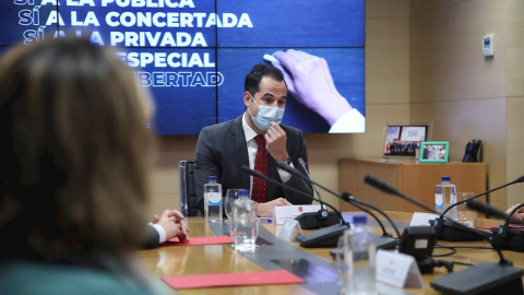 26/11/2020 El vicepresidente de la Comunidad de Madrid, Ignacio Aguado, se reúne con representantes de la enseñanza concertada en la sede de la vicepresidencia en Madrid. 26/11/2020 El vicepresidente de la Comunidad de Madrid, Ignacio Aguado, se reúne con representantes de la enseñanza concertada en la sede de la vicepresidencia en Madrid.