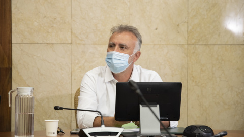 El presidente de Canarias, Ángel Víctor Torres, durante una reunión del Comité Director del Plan de Emergencias Volcánicas de Canarias (PEVOLCA). El presidente de Canarias, Ángel Víctor Torres, durante una reunión del Comité Director del Plan de Emergencias Volcánicas de Canarias (PEVOLCA).