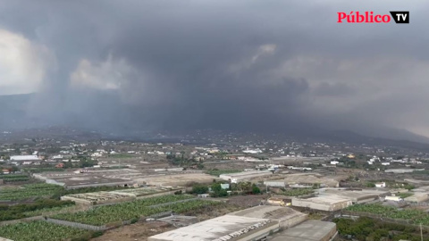 El este de La Palma, cubierto por una nube de cenizas El este de La Palma, cubierto por una nube de cenizas