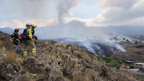 Una colada de lava se desplaza por Todoque, en el municipio de Los Llanos de Ariadne. Una colada de lava se desplaza por Todoque, en el municipio de Los Llanos de Ariadne.