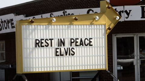 Señal en memoria a Elvis Presley en Memphis, Tennesse. 18 de agosto del 1977. Señal en memoria a Elvis Presley en Memphis, Tennesse. 18 de agosto del 1977.