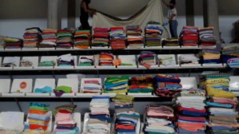 Cerca de 6.000 personas desalojadas por la erupción, a la espera de saber qué pasará con su futuro Cerca de 6.000 personas desalojadas por la erupción, a la espera de saber qué pasará con su futuro