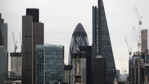 Vista del 'skyline' del distrito financiero de Londres, visto desde la Catedral de San Pablo REUTERS/Neil Hall/File Photo Vista del 'skyline' del distrito financiero de Londres, visto desde la Catedral de San Pablo REUTERS/Neil Hall/File Photo