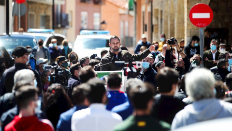 El líder de Vox, Santiago Abascal durante el mitin del partido este lunes en la localidad madrileña de Guadalix de la Sierra.
