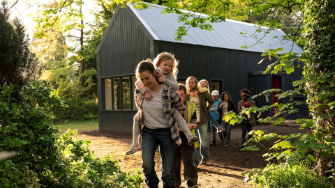 'Volver a empezar. Herself' 'Volver a empezar. Herself'