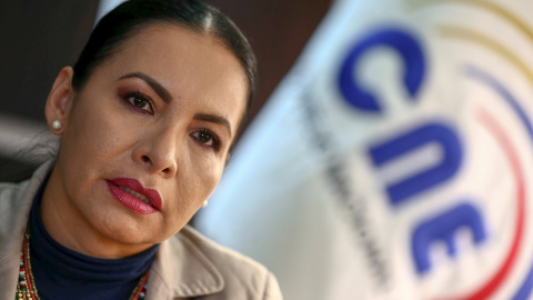 Ecuador ha dado enormes pasos en los últimos años en materia legislativa e institucional, "auténticos hitos" para la inclusión de la mujer en la vida política, explicó Atamaint quien matiza, no obstante, que el "reto" sigue estando en "la cultura po Ecuador ha dado enormes pasos en los últimos años en materia legislativa e institucional, "auténticos hitos" para la inclusión de la mujer en la vida política, explicó Atamaint quien matiza, no obstante, que el "reto" sigue estando en "la cultura po