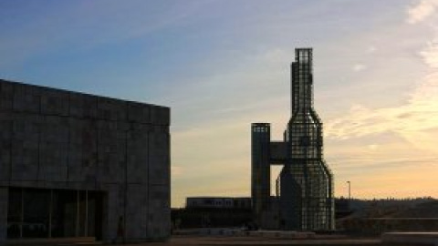 Cómo dilapidar el dinero público en obras faraónicas e infraestructuras atrapavotos Cómo dilapidar el dinero público en obras faraónicas e infraestructuras atrapavotos