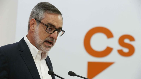 El secretario general de Ciudadanos (Cs), José Manuel Villegas, durante la rueda de prensa que ofreció este jueves en la sede de su formación para analizar la actualidad de una semana . EFE/Paco Campos El secretario general de Ciudadanos (Cs), José Manuel Villegas, durante la rueda de prensa que ofreció este jueves en la sede de su formación para analizar la actualidad de una semana . EFE/Paco Campos