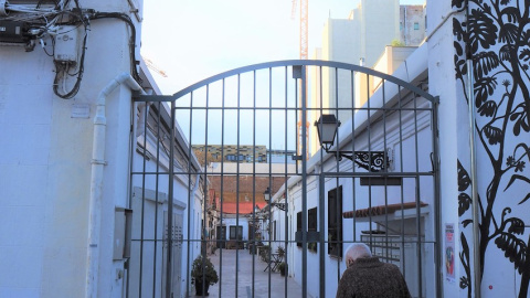 Un dels passatges que són habituals en la morfologia urbana de Poblenou. Un dels passatges que són habituals en la morfologia urbana de Poblenou.