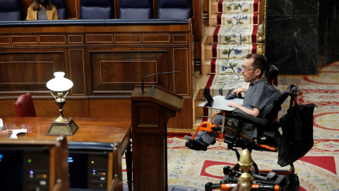 El portavoz de Unidas Podemos, Pablo Echenique, interviene durante el pleno del Congreso celebrado este martes. El portavoz de Unidas Podemos, Pablo Echenique, interviene durante el pleno del Congreso celebrado este martes.