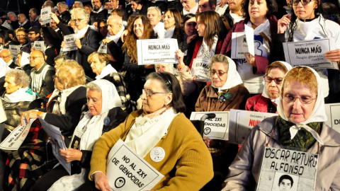 Abuelas de Plaza de Mayo