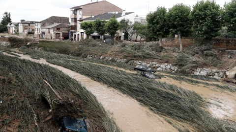 Vista general de los destrozos ocasionados en la población de Tafalla, tras las lluvias torrenciales caídas desde primeras horas de la tarde de ayer, en las que se han visto afectadas otras localidades como Olite, Pueyo, Pitillas o Beire. EFE/ Jesús Di