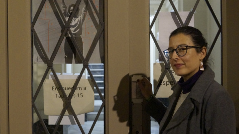 El portal de Tapioles, 15, al Poble-Sec. El portal de Tapioles, 15, al Poble-Sec.