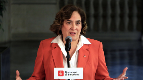 Colau, en la seva compareixença a l'Ajuntament de Barcelona després de declarar al jutjat per la concessió de subvencions a entitats socials. Colau, en la seva compareixença a l'Ajuntament de Barcelona després de declarar al jutjat per la concessió de subvencions a entitats socials.