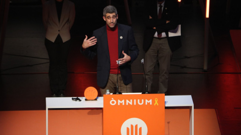 L'escriptor Víctor García Tur quan va rebre el Sant Jordi. L'escriptor Víctor García Tur quan va rebre el Sant Jordi.