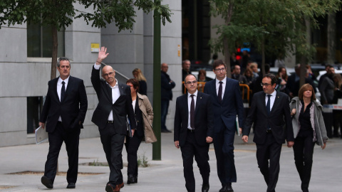 Los exmiembros del Govern Joaquín Forn, Raül Romeva, Dolors Bassa, Jordi Turull, Josep Rull y Meritxell a su llegada a la sede de la Audiencia Nacional. REUTERS/Susana Vera Los exmiembros del Govern Joaquín Forn, Raül Romeva, Dolors Bassa, Jordi Turull, Josep Rull y Meritxell a su llegada a la sede de la Audiencia Nacional. REUTERS/Susana Vera