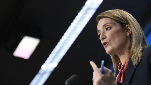 La presidenta del Parlamento Europeo, Roberta Metsola, asiste a una conferencia de prensa durante la Cumbre del Consejo Europeo en Bruselas, el 15 de diciembre de 2022. La presidenta del Parlamento Europeo, Roberta Metsola, asiste a una conferencia de prensa durante la Cumbre del Consejo Europeo en Bruselas, el 15 de diciembre de 2022.