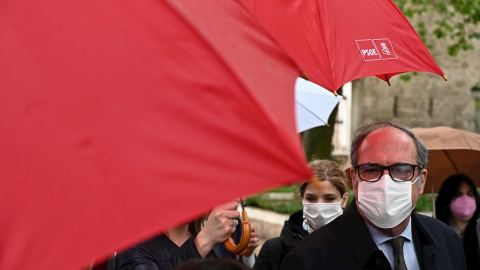 Ángel Gabilondo durante un acto electoral en la localidad de Alcalá de Henares este jueves. Ángel Gabilondo durante un acto electoral en la localidad de Alcalá de Henares este jueves.