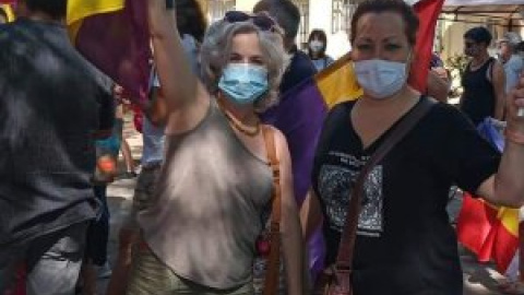 Embargada por protestar contra los reyes en el barrio más pobre de España: "Me quedó la cuenta a cero" Embargada por protestar contra los reyes en el barrio más pobre de España: "Me quedó la cuenta a cero"