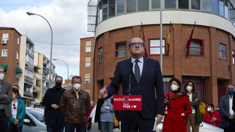 El candidato socialista a la Presidencia de la Comunidad de Madrid, Ángel Gabilondo interviene durante su visita al distrito de Carabanchel, a 23 de abril de 2021, en Madrid (España). El candidato socialista a la Presidencia de la Comunidad de Madrid, Ángel Gabilondo interviene durante su visita al distrito de Carabanchel, a 23 de abril de 2021, en Madrid (España).