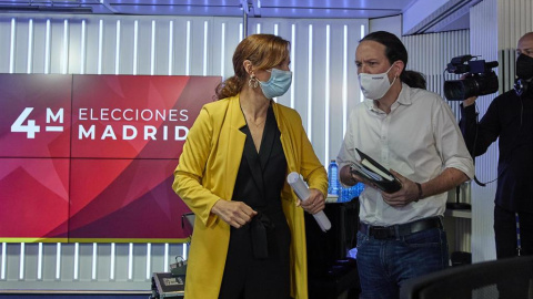 Mónica García y Pablo Iglesias antes del debate de la Cadena Ser. Mónica García y Pablo Iglesias antes del debate de la Cadena Ser.