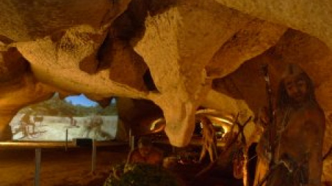 Vuit coves subterrànies per visitar amb nens a Catalunya Vuit coves subterrànies per visitar amb nens a Catalunya